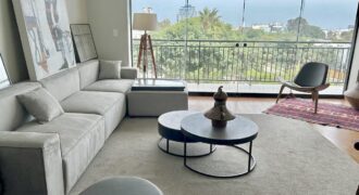 Venta moderno departamento de estreno con terraza frente a parque